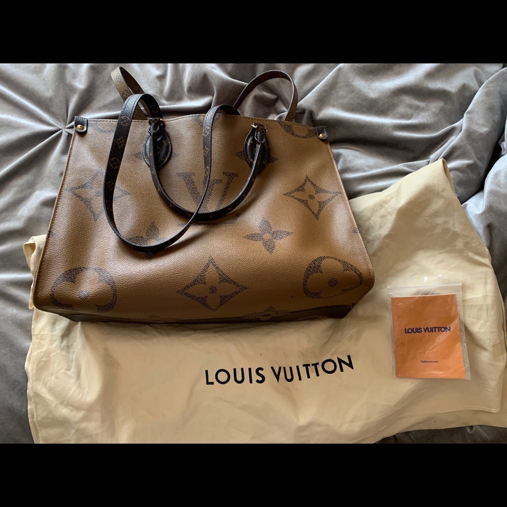 Louis Vuitton ONTHEGO MM